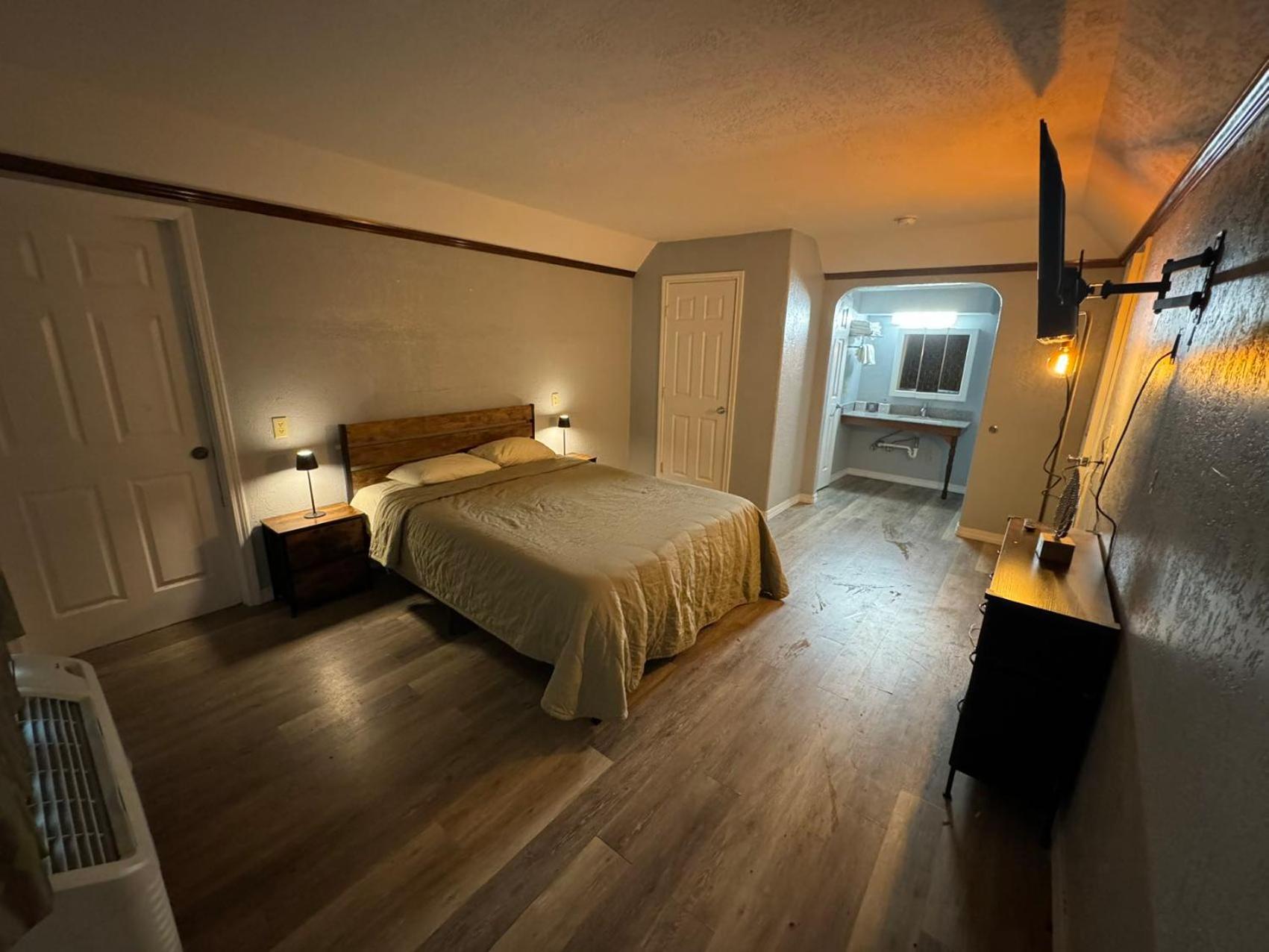 Bo Hotel Canadian Courts Bagian luar foto