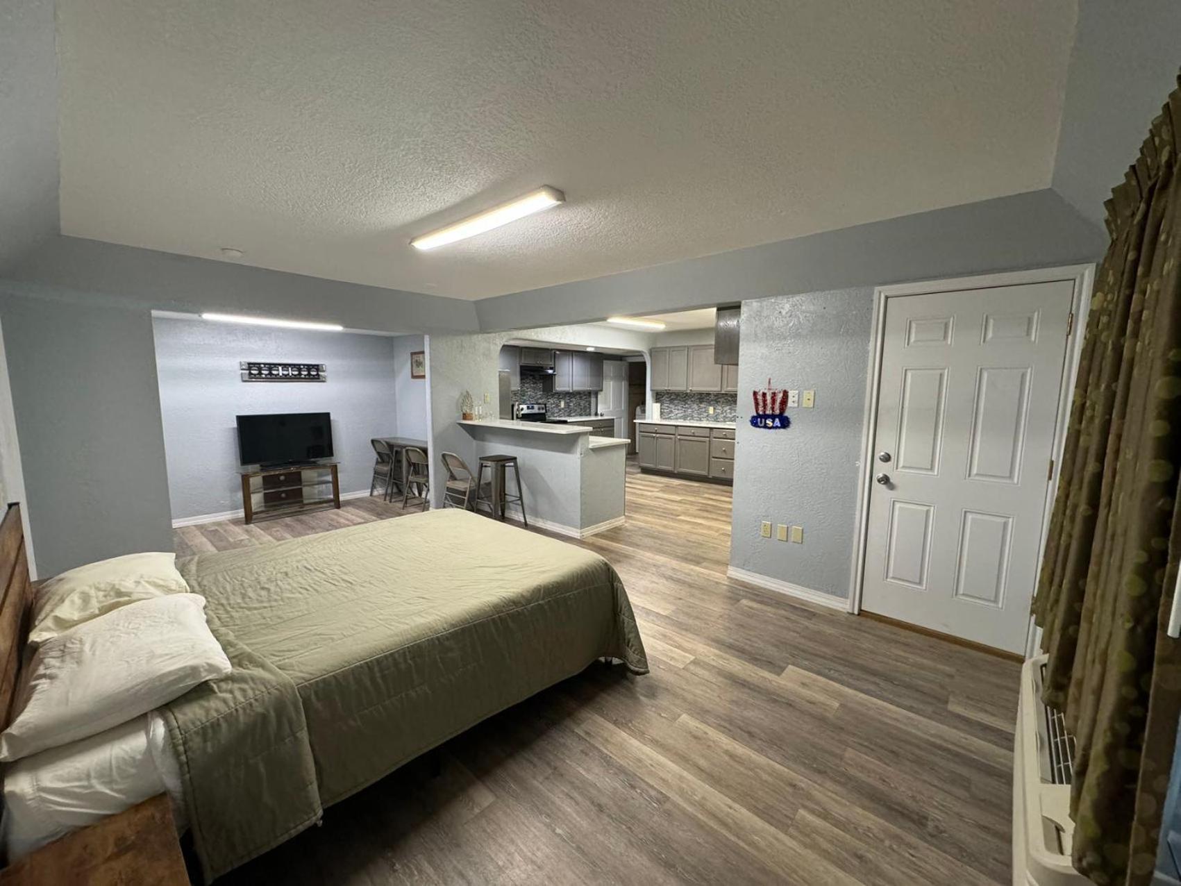 Bo Hotel Canadian Courts Bagian luar foto